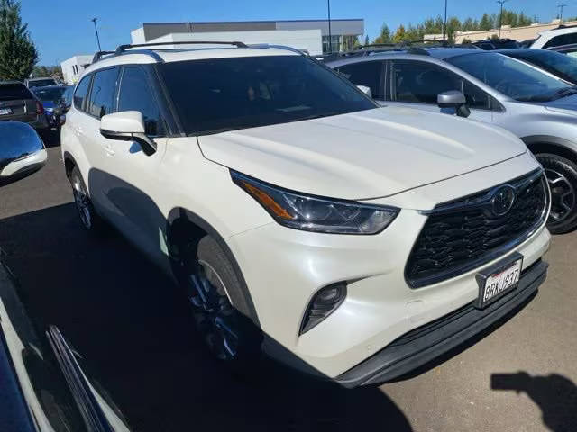 2020 Toyota Highlander Limited FWD photo