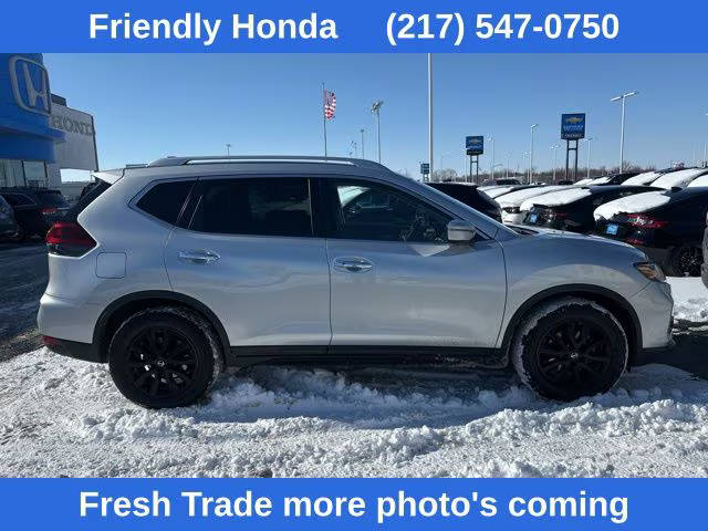 2019 Nissan Rogue SV FWD photo