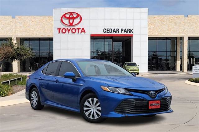 2020 Toyota Camry Hybrid LE FWD photo