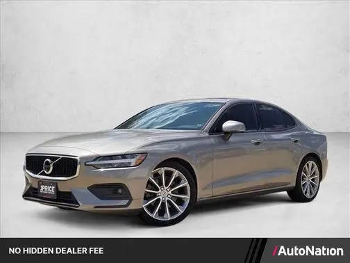 2020 Volvo S60 Momentum FWD photo