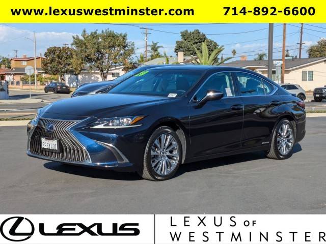 2020 Lexus ES ES 300h FWD photo