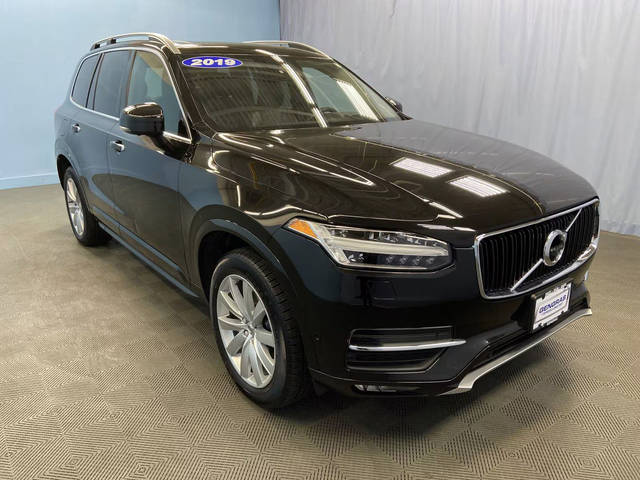 2019 Volvo XC90 Momentum AWD photo