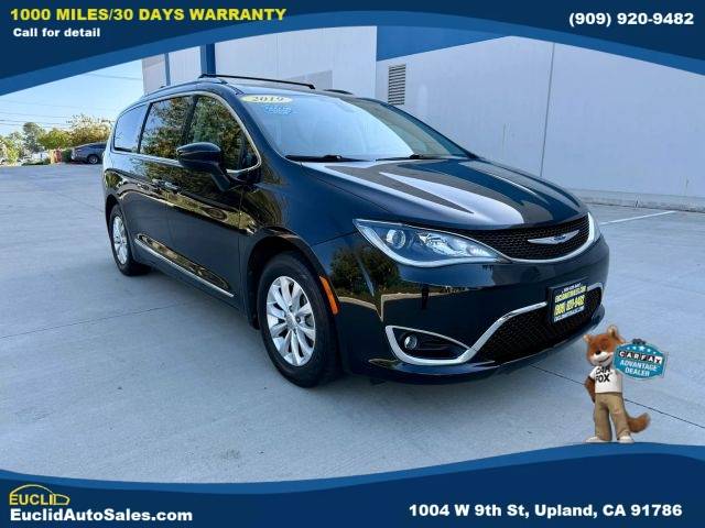 2019 Chrysler Pacifica Minivan Touring L FWD photo