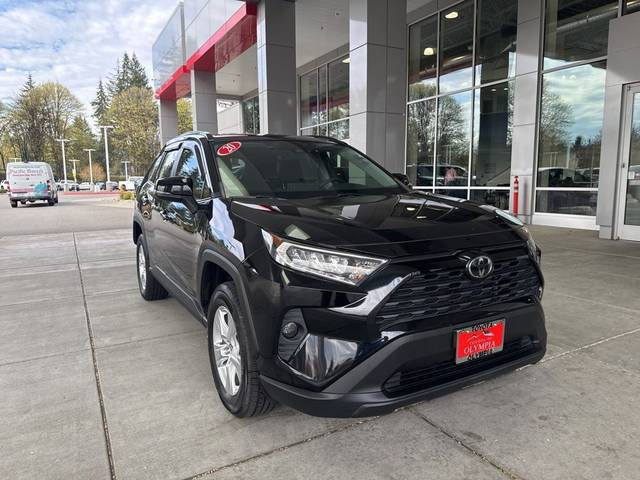 2020 Toyota RAV4 XLE AWD photo