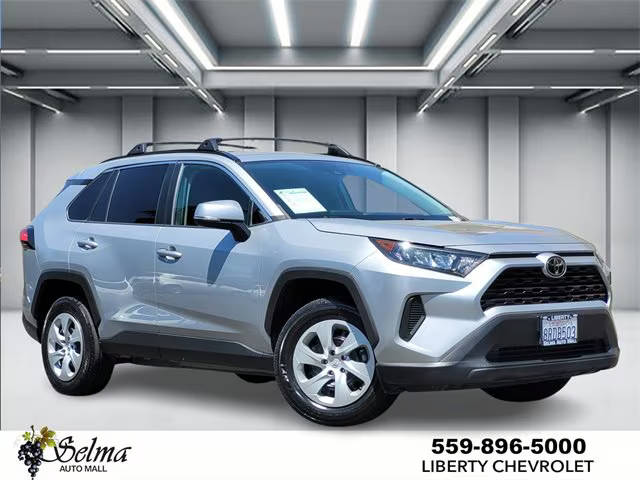 2020 Toyota RAV4 LE FWD photo