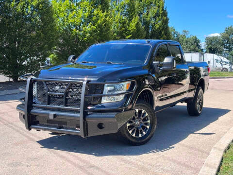 2016 Nissan Titan XD PRO-4X 4WD photo