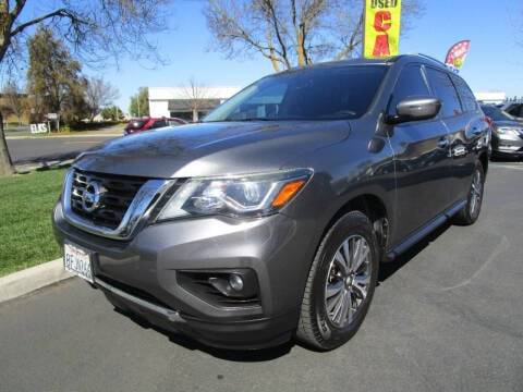 2019 Nissan Pathfinder SV 4WD photo