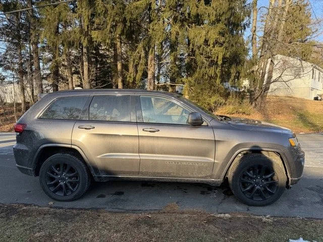 2020 Jeep Grand Cherokee Altitude 4WD photo