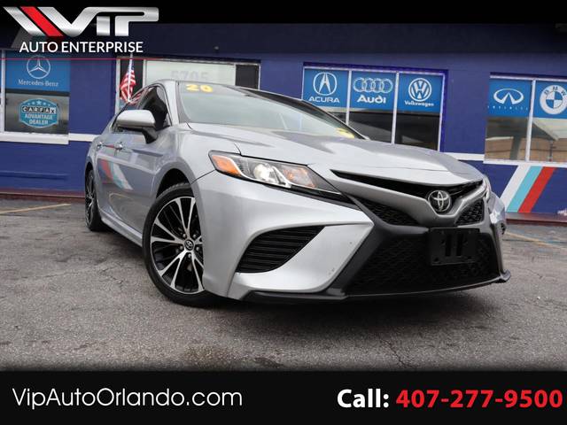 2020 Toyota Camry SE FWD photo