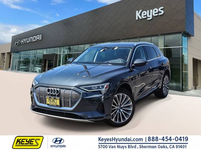 2019 Audi e-tron Prestige AWD photo