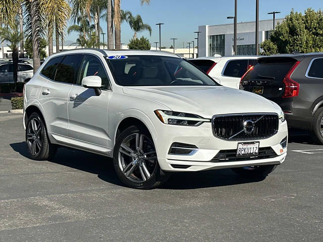 2020 Volvo XC60 Momentum AWD photo