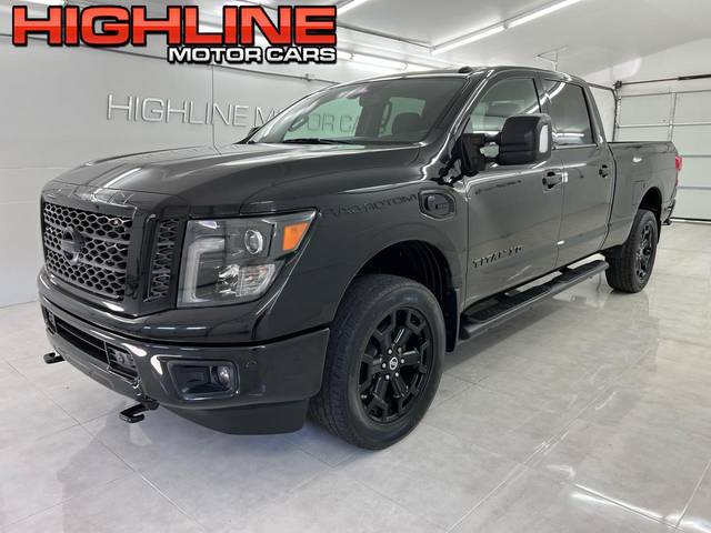 2019 Nissan Titan XD SV 4WD photo