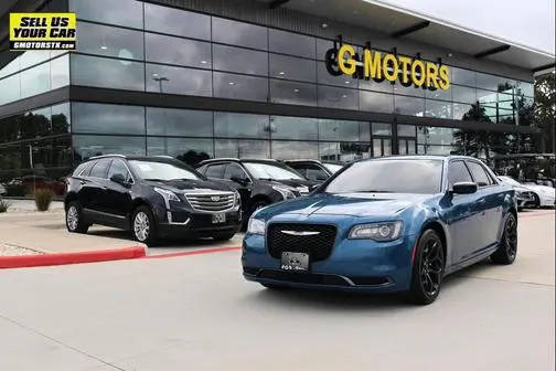 2020 Chrysler 300 Touring RWD photo