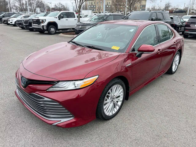 2020 Toyota Camry Hybrid XLE FWD photo