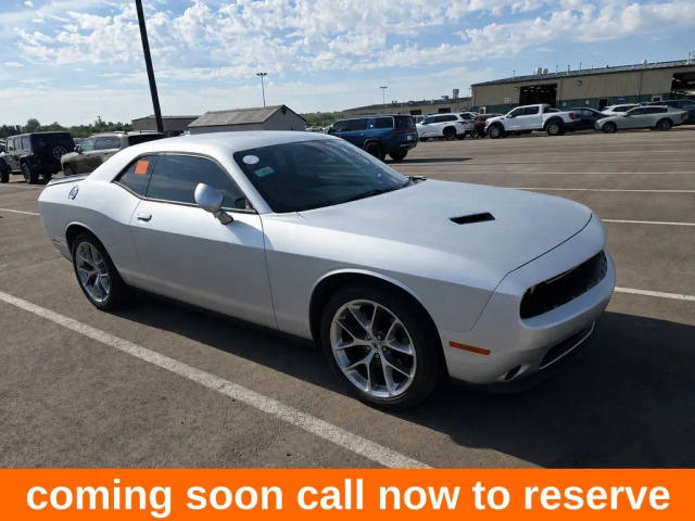2020 Dodge Challenger SXT RWD photo