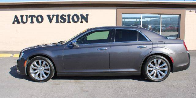 2019 Chrysler 300 Limited RWD photo