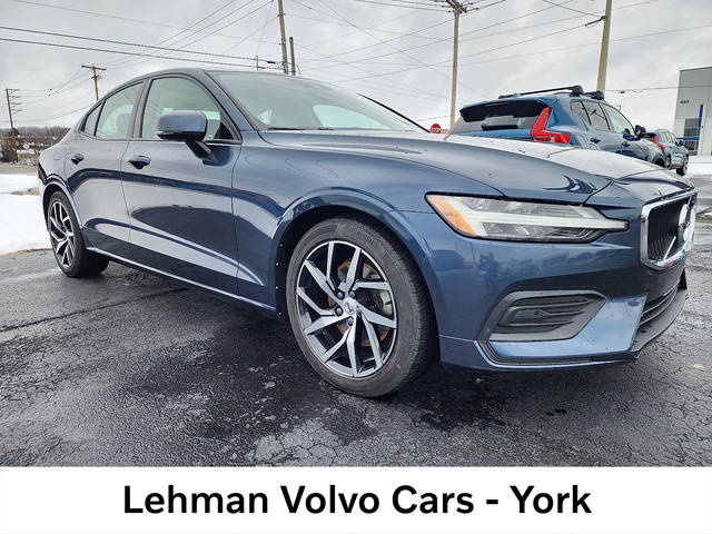 2020 Volvo S60 Momentum FWD photo