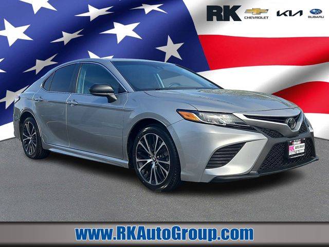 2020 Toyota Camry SE FWD photo