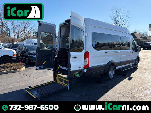 2020 Ford Transit Passenger Wagon XL RWD photo