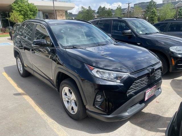 2020 Toyota RAV4 XLE AWD photo