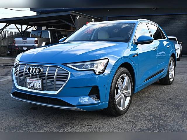 2019 Audi e-tron Premium Plus AWD photo