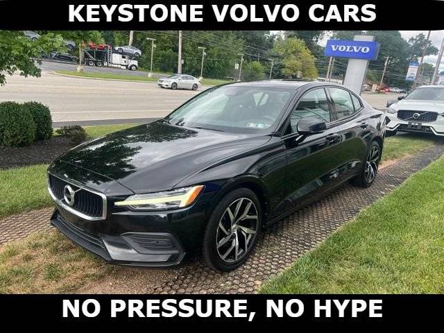 2020 Volvo S60 Momentum FWD photo