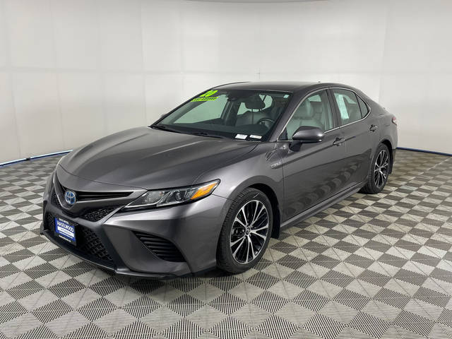 2020 Toyota Camry Hybrid SE FWD photo