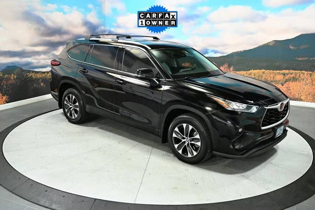 2020 Toyota Highlander XLE AWD photo