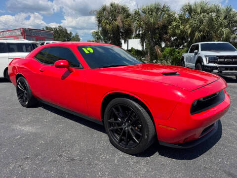 2019 Dodge Challenger SXT RWD photo