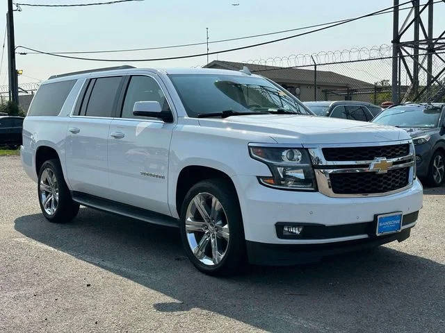 2020 Chevrolet Suburban LT 4WD photo