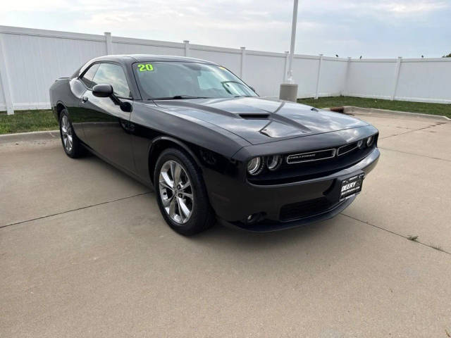 2020 Dodge Challenger SXT AWD photo