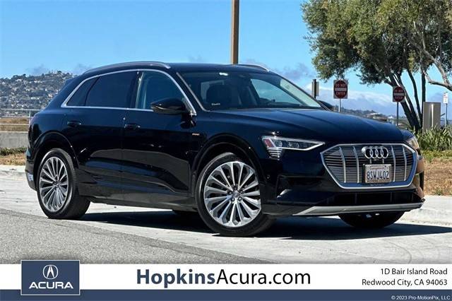 2019 Audi e-tron Prestige AWD photo