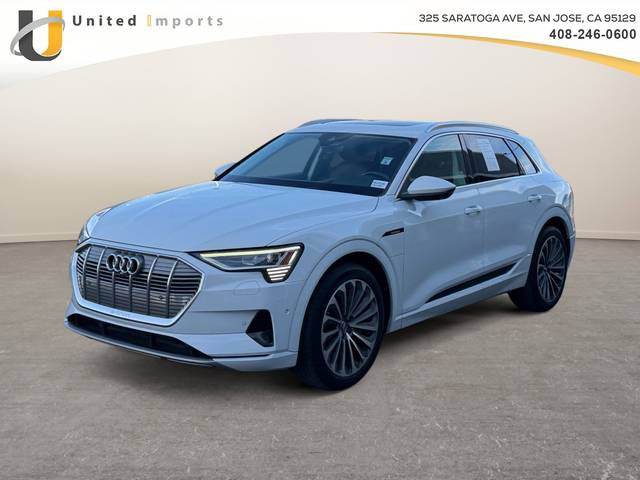 2019 Audi e-tron Prestige AWD photo