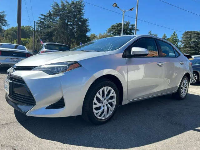 2018 Toyota Corolla LE FWD photo