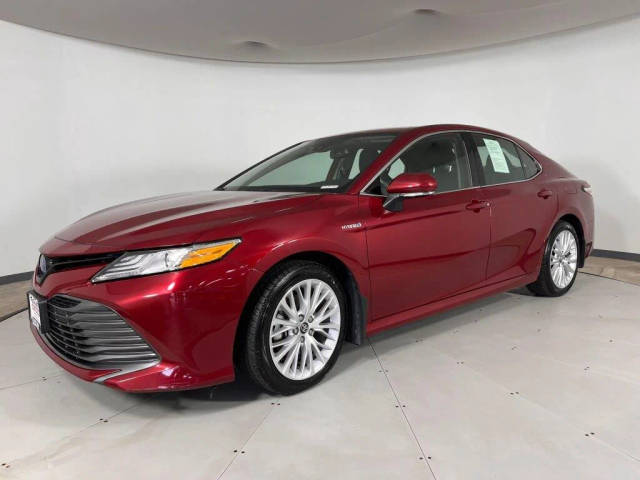 2020 Toyota Camry Hybrid XLE FWD photo