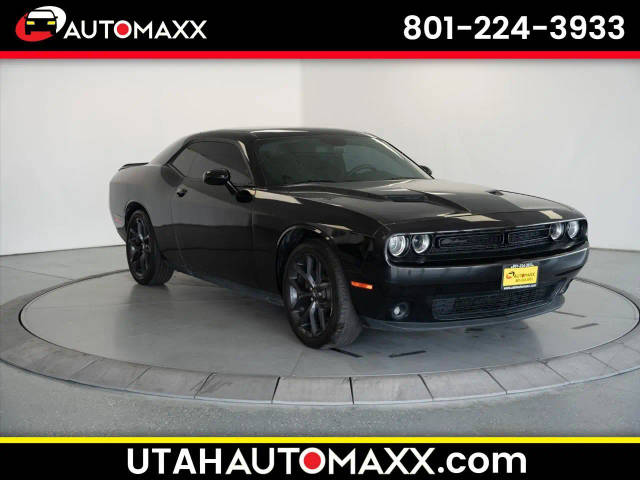 2020 Dodge Challenger SXT RWD photo