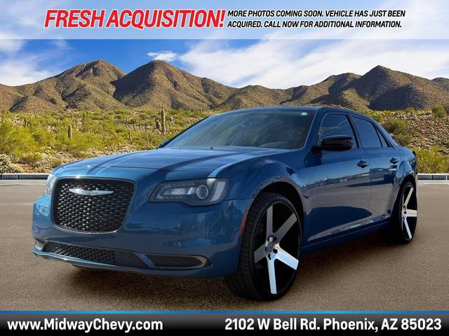 2020 Chrysler 300 Touring RWD photo