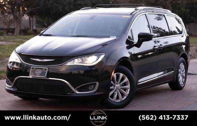 2019 Chrysler Pacifica Minivan Touring L FWD photo