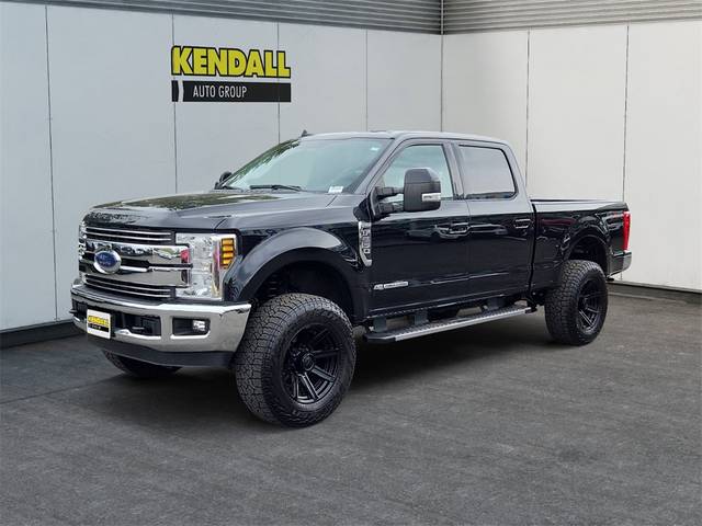 2019 Ford F-250 Super Duty LARIAT 4WD photo