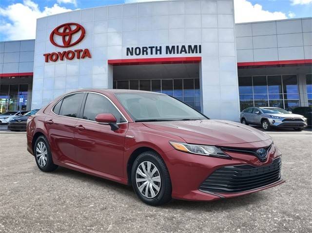 2020 Toyota Camry Hybrid LE FWD photo