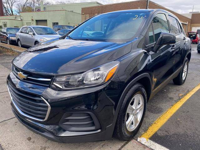 2020 Chevrolet Trax LS AWD photo