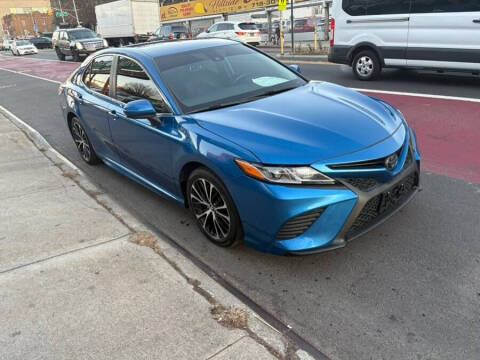 2020 Toyota Camry SE FWD photo