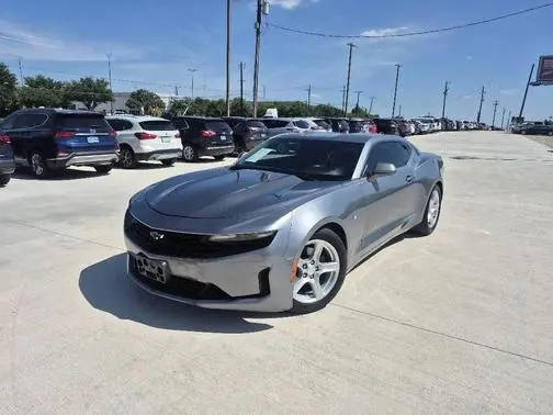 2020 Chevrolet Camaro 1LT RWD photo