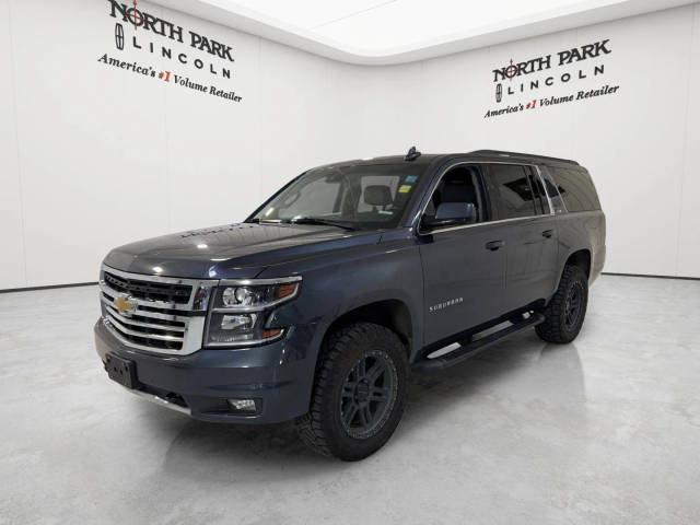 2020 Chevrolet Suburban LT 4WD photo