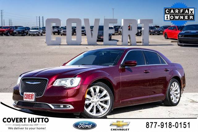 2020 Chrysler 300 Touring L RWD photo