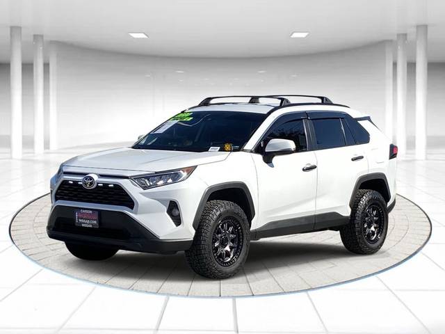 2020 Toyota RAV4 XLE FWD photo