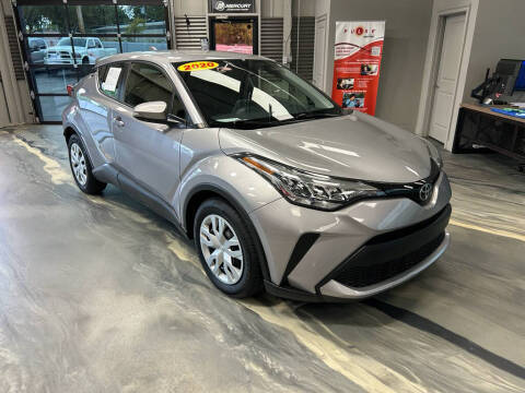 2020 Toyota C-HR LE FWD photo