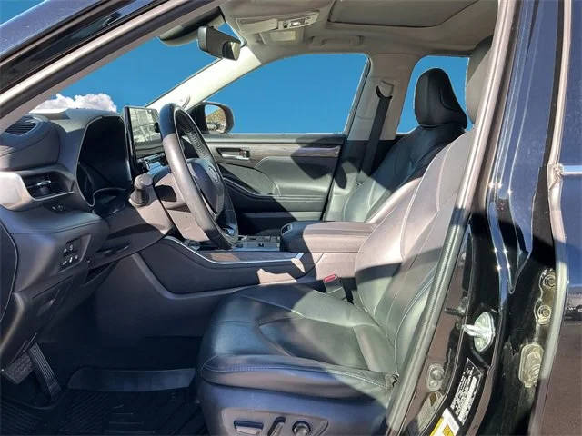 2020 Toyota Highlander Limited FWD photo