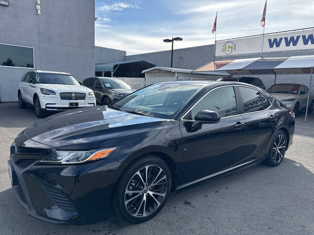 2020 Toyota Camry Hybrid SE FWD photo