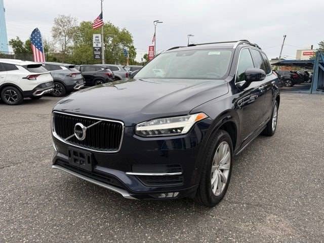 2019 Volvo XC90 Momentum AWD photo